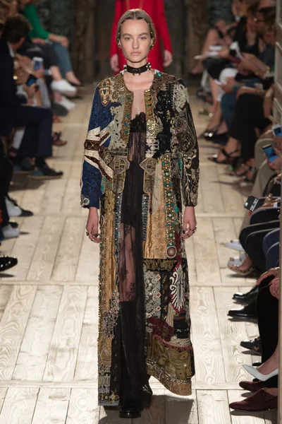 Look 54